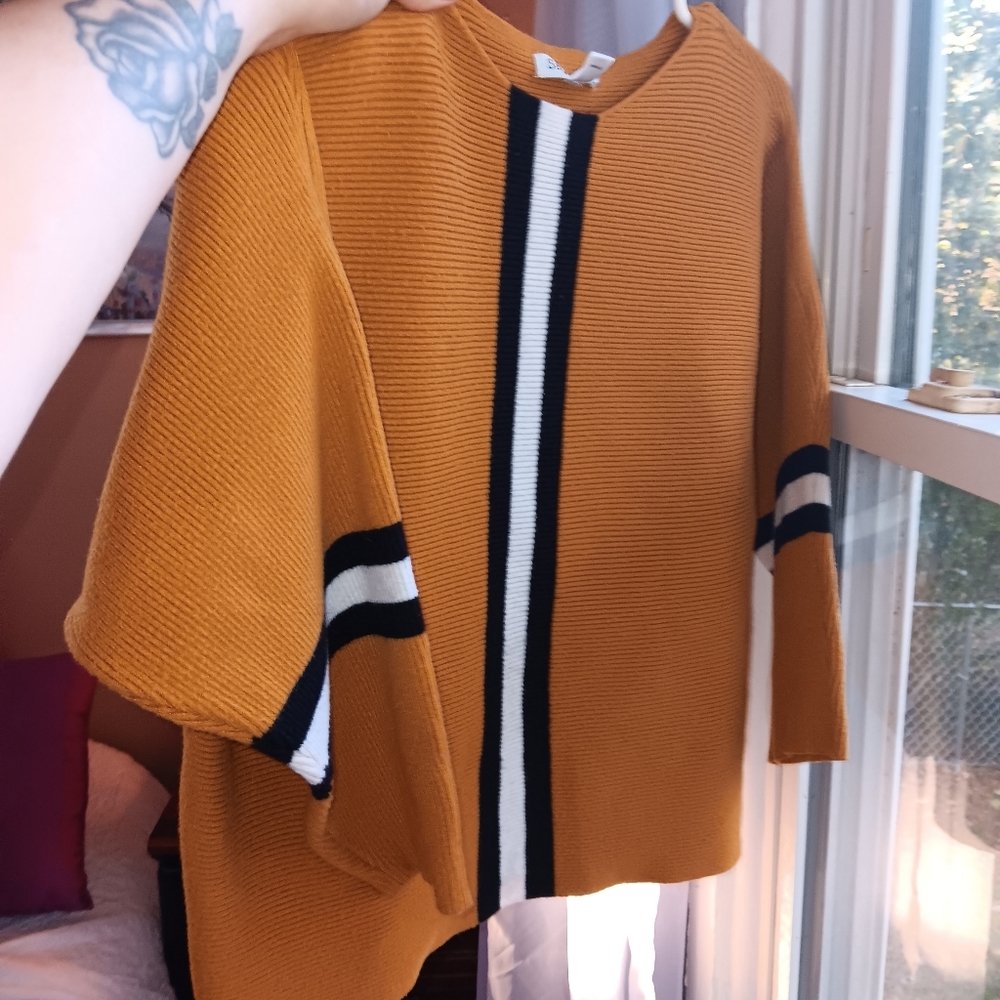 Rustic Orannge Women's Cropped Mid-length Sweater